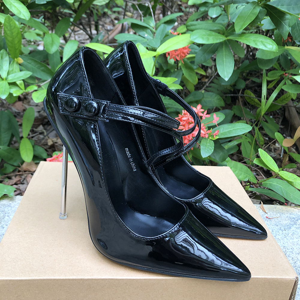Crossfit Event - Glamorous Black Patent Leather Pointed-Toe Stiletto